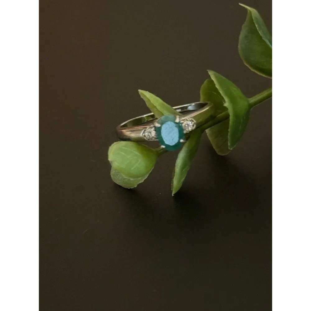 Sterling Silver Oval Green Emerald Three Stone Accent Ring Size 8.5 925 Hallmark